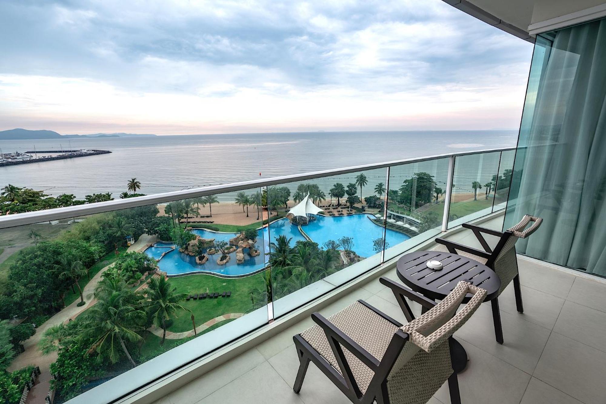 Movenpick Residences Pattaya With Ocean View На Джомтьен Экстерьер фото