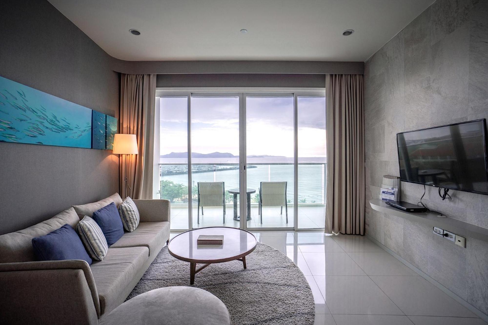 Movenpick Residences Pattaya With Ocean View На Джомтьен Экстерьер фото
